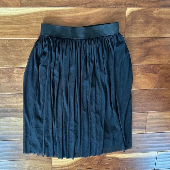 Janet Chung Black Layered Flirty Skirt size Medium - Picture 2 of 3